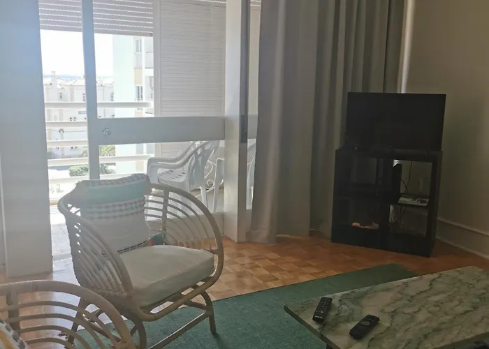 Apartment Da Rocha - Miramar T4